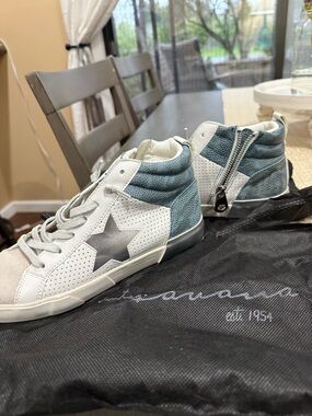 Vintage Havana White and Light Blue High-Top Sneakers with Star Accent